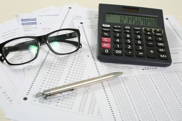 Fórmula para calcular la nota de un examen tipo test